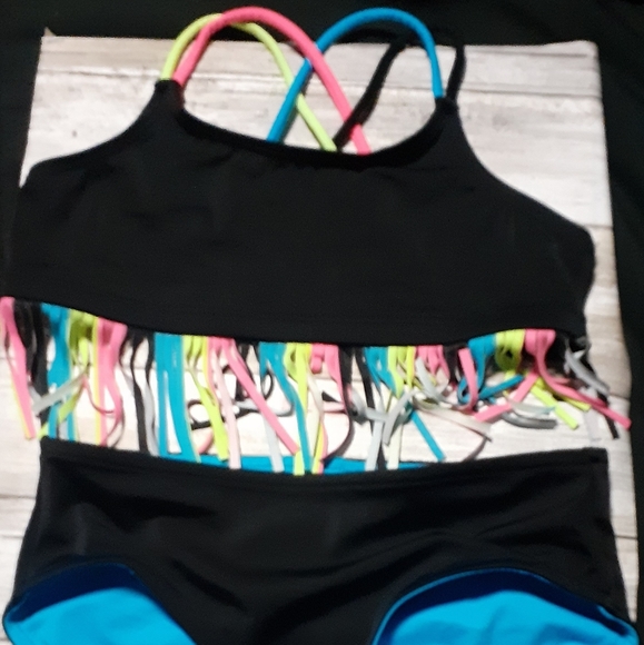 Swimsuits - Picture 2 of 10